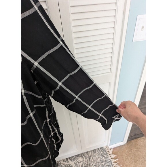 Talbots Blouse Top Shirt Women's L Black White Squares Pullover Plaid Normcorp - Picture 5 of 12
